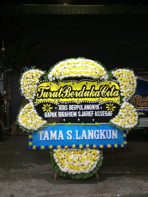 Papan Bunga Duka di Panti